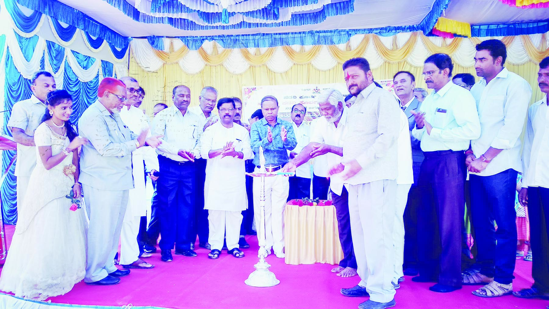 ವಿದ್ಯಾರ್ಥಿಗಳು ಮೊಬೈಲ್ಗಳಿಂದ ದೂರವಿರಿ: ಲಕ್ಷ್ಮೀ ನಾಯಾಯಣ